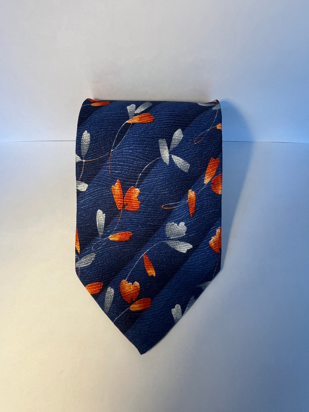 Tulip patterned 100%  silk made in Italy