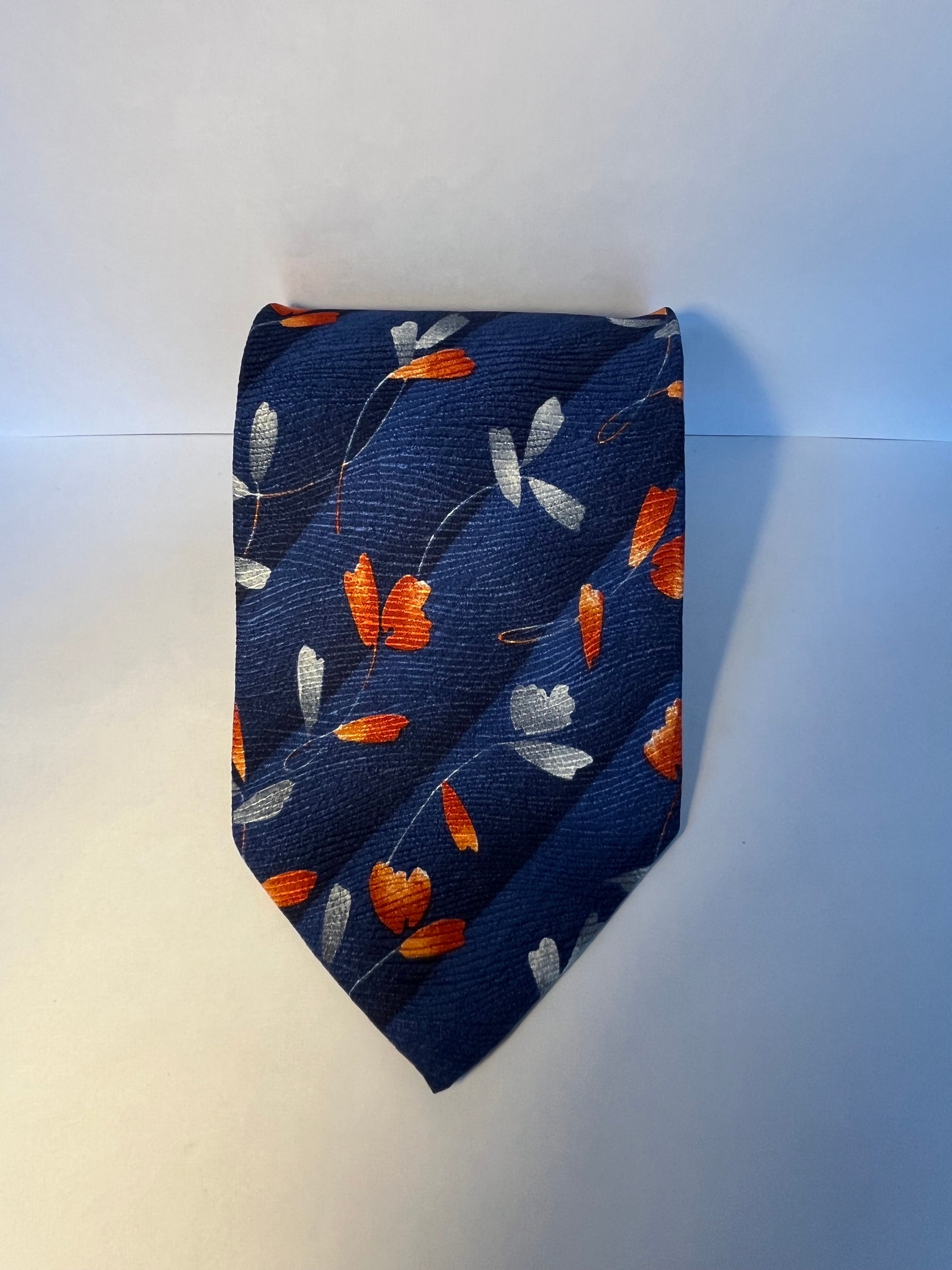Tulip patterned 100%  silk made in Italy
