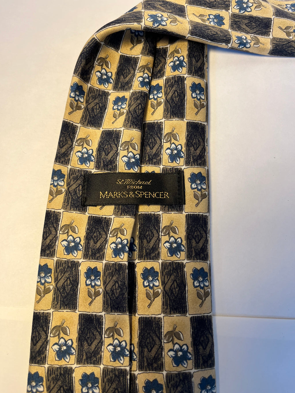 Square flower chequered tie Made in the UK