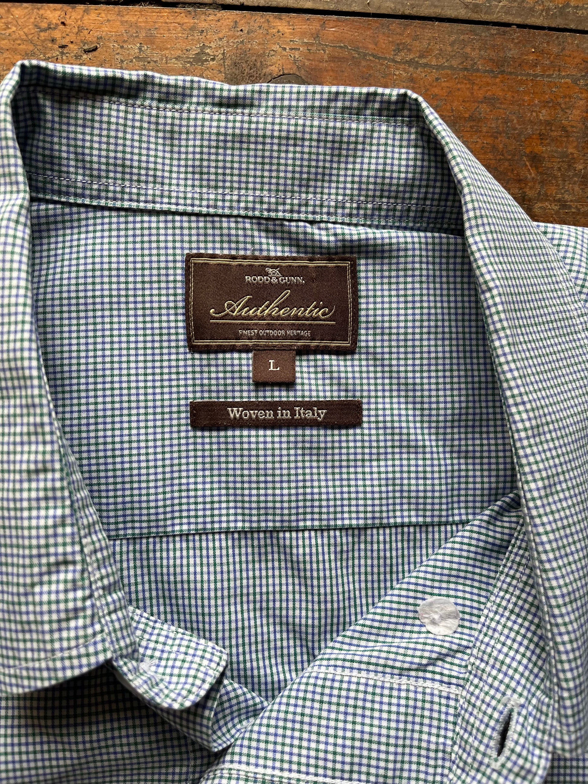 Rodd & Gunn men’s dress shirt size Large