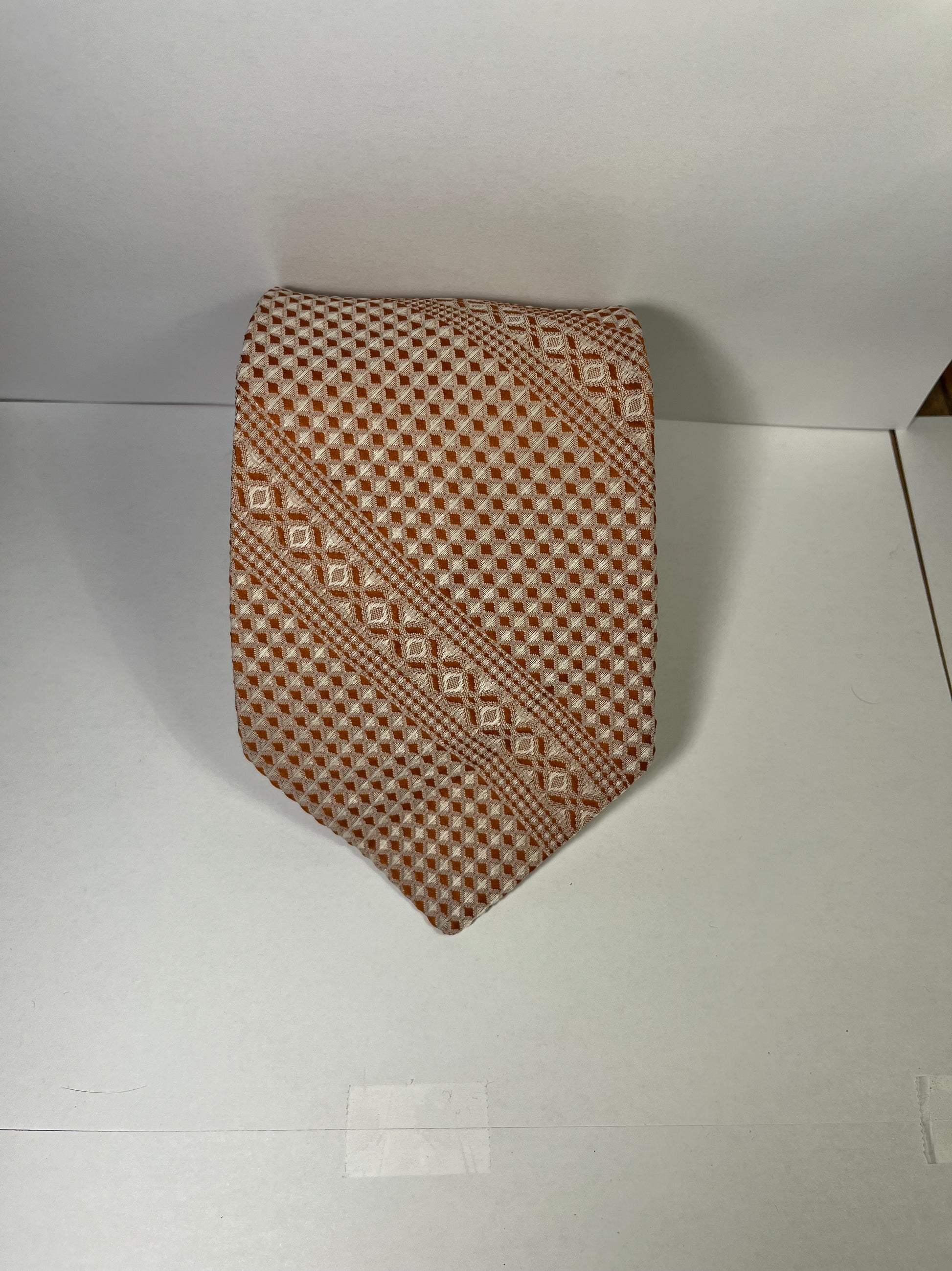 Brown patterned tie