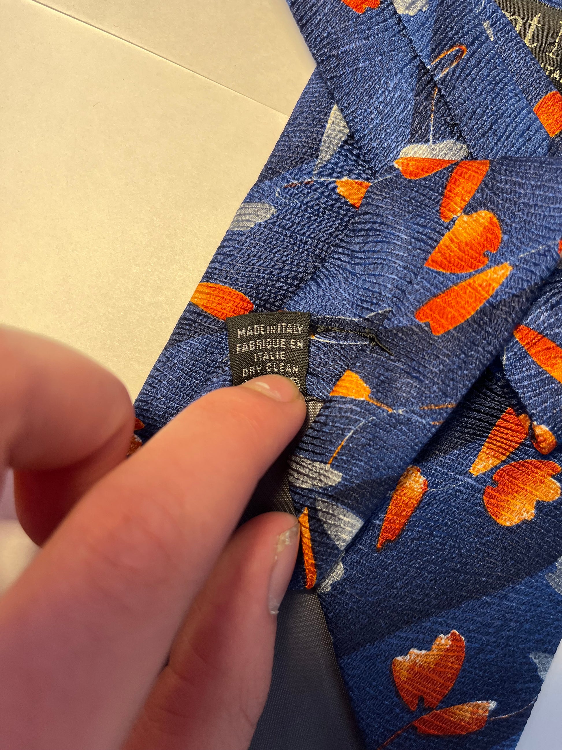 Tulip patterned 100%  silk made in Italy