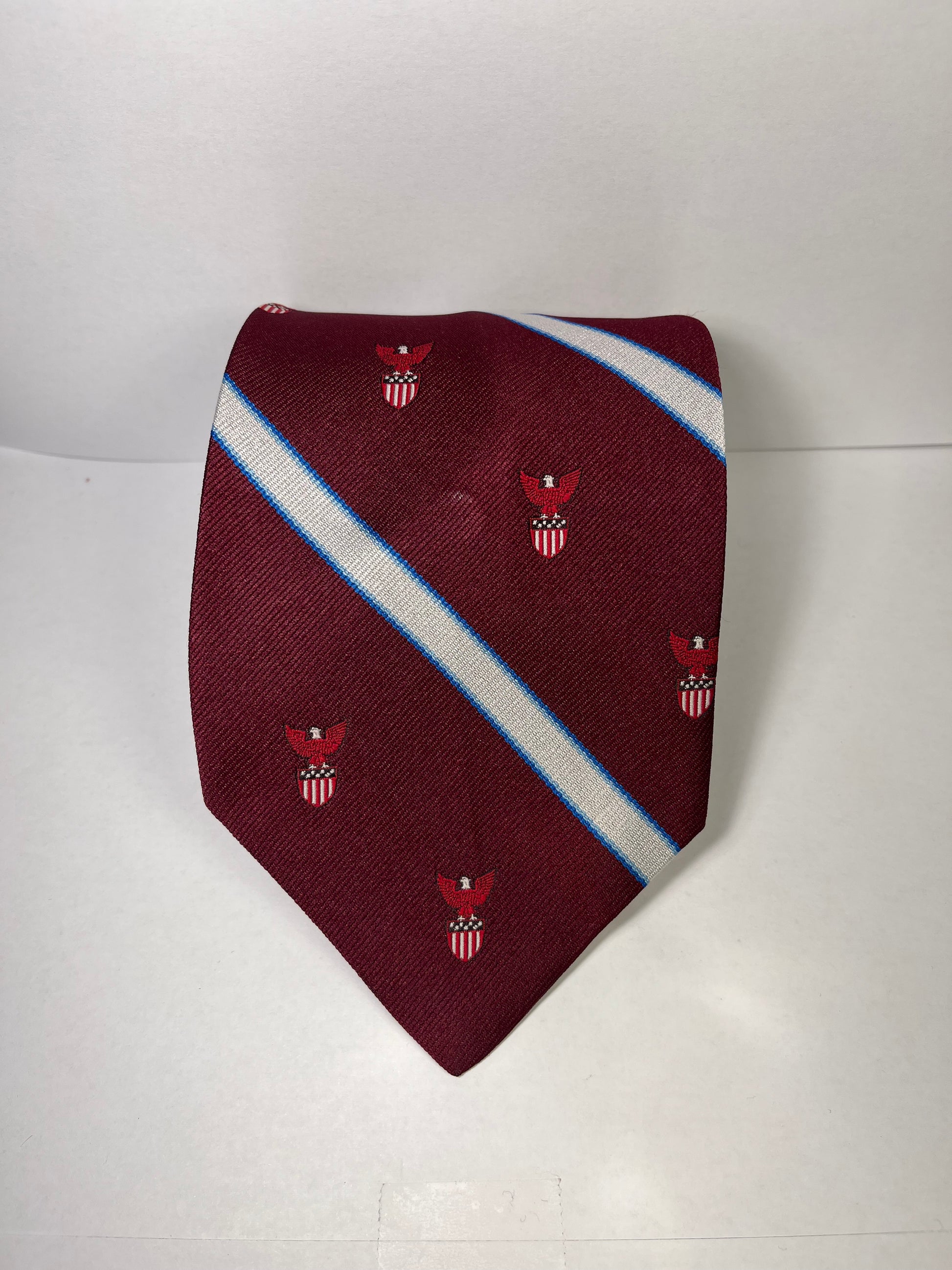 Red American Eagle tie